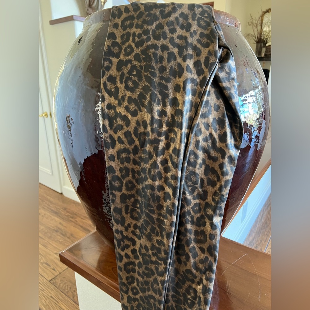 Vintage animal print leggings.